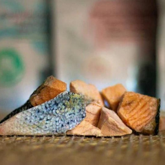 Freezy Paws Freeze Dried Dogs and Cats Treats Salmon Bellies 100g